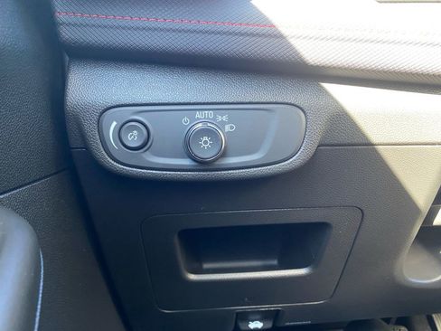 Used 2025 Chevrolet TrailBlazer RS w/ Convenience Package image 12