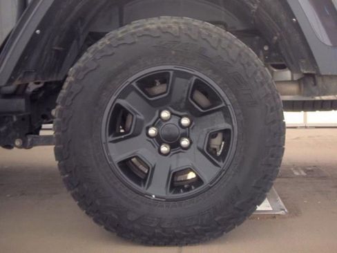 Used 2022 Jeep Gladiator Mojave w/ LED Lighting Group image 17