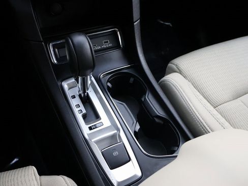 Used 2024 Subaru Ascent Premium w/ Convenience Package image 40