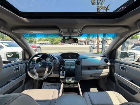 Used 2011 Honda Pilot Touring image 16