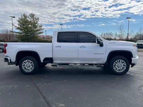 Used 2022 Chevrolet Silverado 2500 High Country w/ Safety Package II image 5