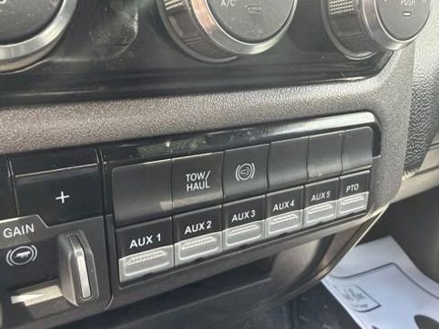Used 2025 RAM 3500 Tradesman w/ Chrome Appearance Group AWD/4WD image 25