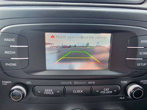 Used 2016 Kia Soul + FWD image 16