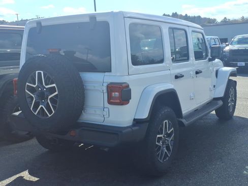 New 2026 Jeep Wrangler Unlimited Sahara AWD/4WD image 4