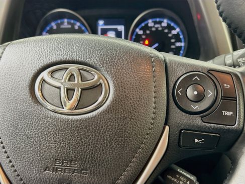 Used 2018 Toyota RAV4 XLE FWD image 19