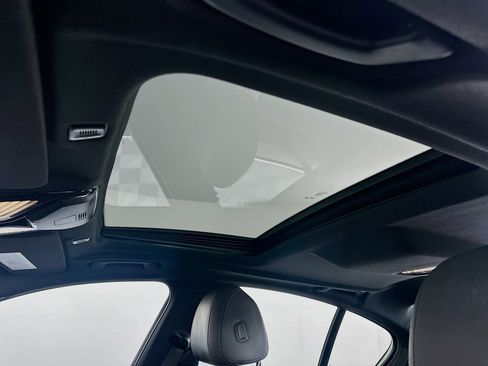 Used 2018 BMW 530i xDrive AWD/4WD image 35