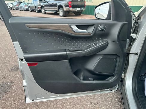 Used 2020 Ford Escape Titanium AWD/4WD image 12