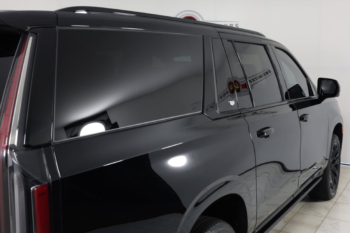 Used 2023 Cadillac Escalade ESV Sport Platinum w/ LPO, ONYX Package AWD/4WD image 46
