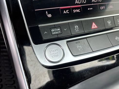 Used 2019 Audi Q8 Premium w/ Convenience Package image 18