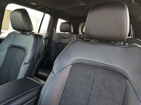 New 2025 Jeep Grand Cherokee Laredo image 23