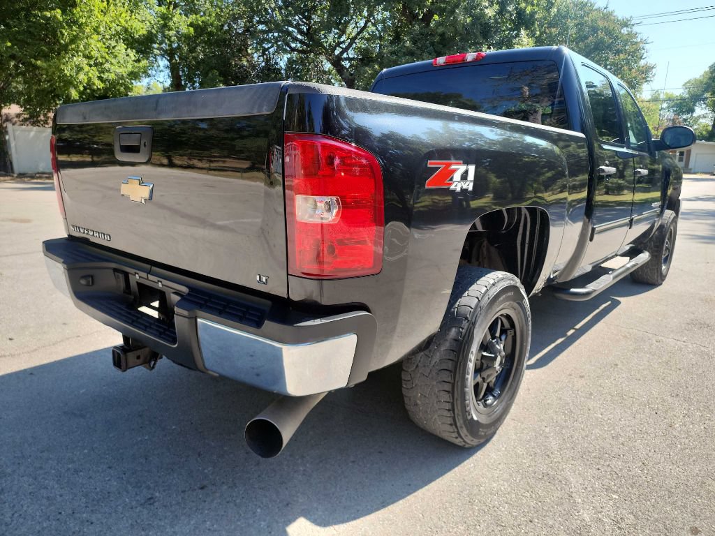 Used 2009 Chevrolet Silverado 2500 LT w/ Exterior Plus Package AWD/4WD image 10