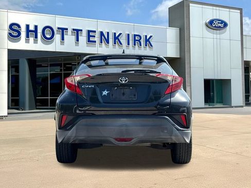 Used 2018 Toyota C-HR XLE FWD image 7