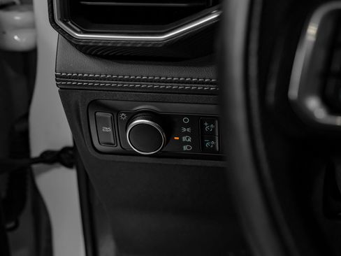 Used 2024 Ford Mustang GT Premium RWD image 28