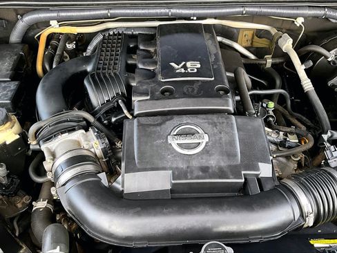 Used 2018 Nissan Frontier SV RWD image 33