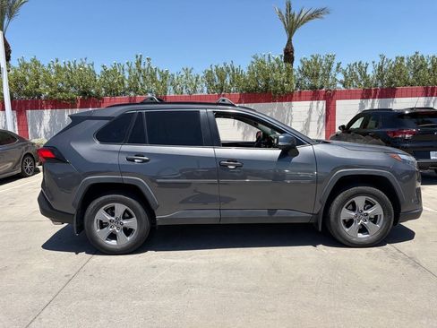 Used 2022 Toyota RAV4 XLE AWD/4WD image 3