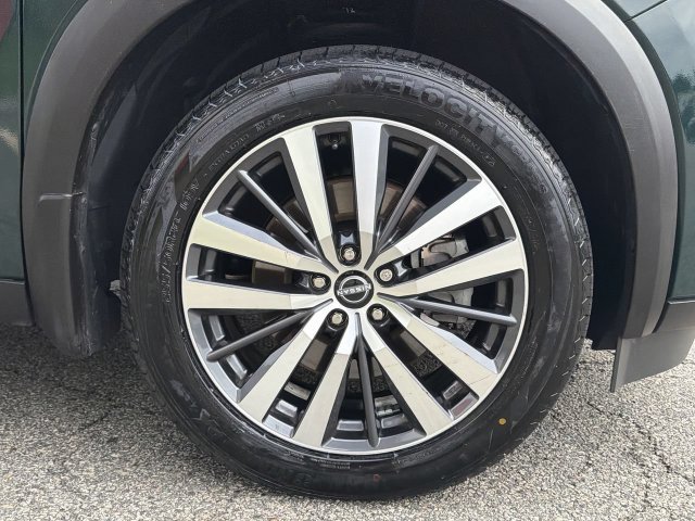 Certified 2022 Nissan Pathfinder Platinum w/ Cargo Package AWD/4WD image 13