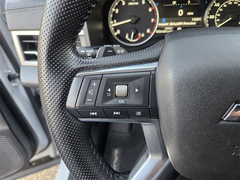 Used 2024 Mitsubishi Outlander SE image 18