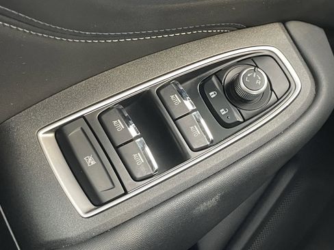 Used 2020 Subaru Outback Limited image 16