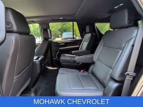 Used 2025 Chevrolet Tahoe Z71 w/ Comfort Package AWD/4WD image 11
