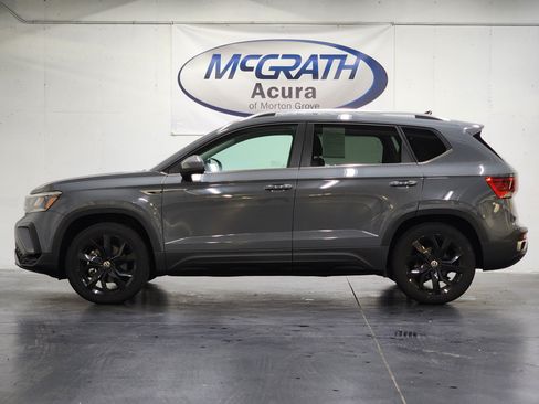 Used 2023 Volkswagen Taos SE w/ Black Wheel Package AWD/4WD image 10