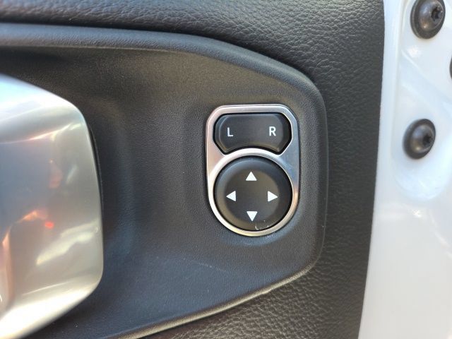 Used 2020 Jeep Wrangler Unlimited Sahara AWD/4WD image 29