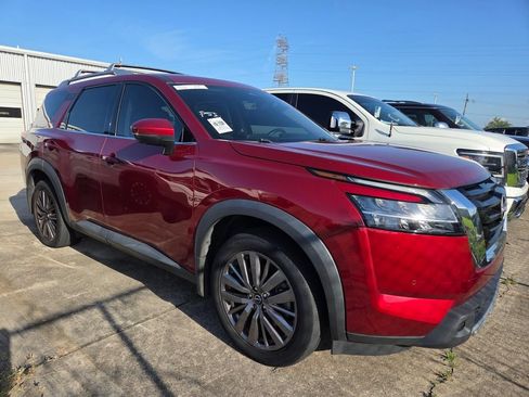 Used 2023 Nissan Pathfinder SL w/ SL Premium Package FWD image 3