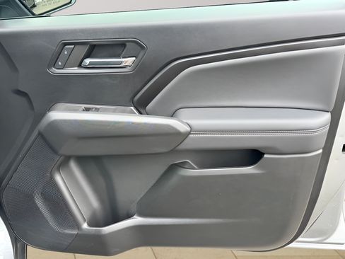 Used 2024 Chevrolet Colorado LT w/ LT Convenience Package II AWD/4WD image 31