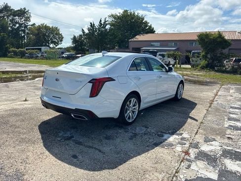 Used 2022 Cadillac CT4 Luxury w/ Sun And Sound Package RWD image 3