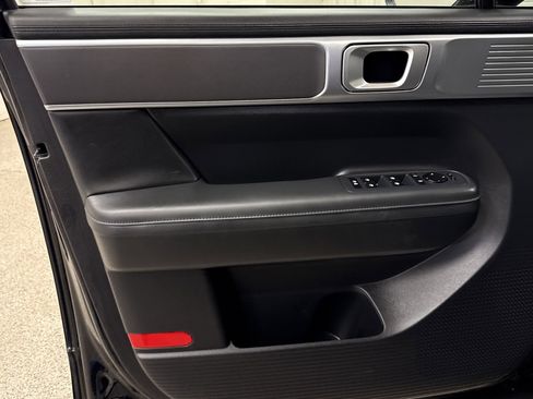 Used 2025 Hyundai Santa Fe XRT image 3