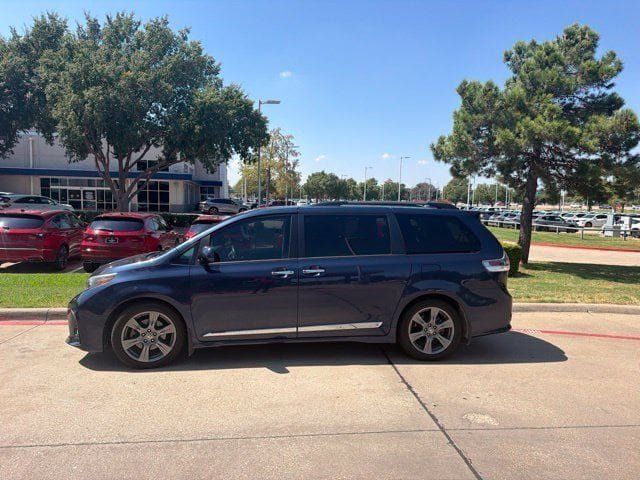 Used 2020 Toyota Sienna SE FWD image 8