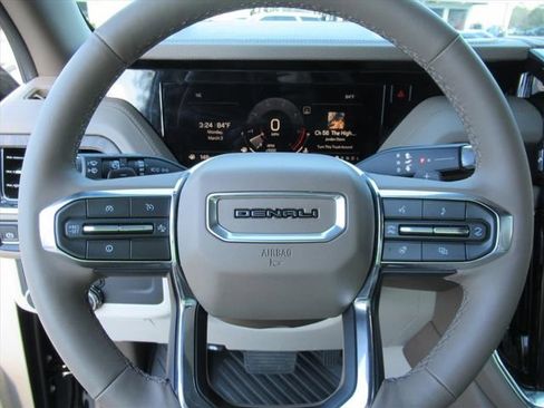 Used 2025 GMC Yukon Denali image 20