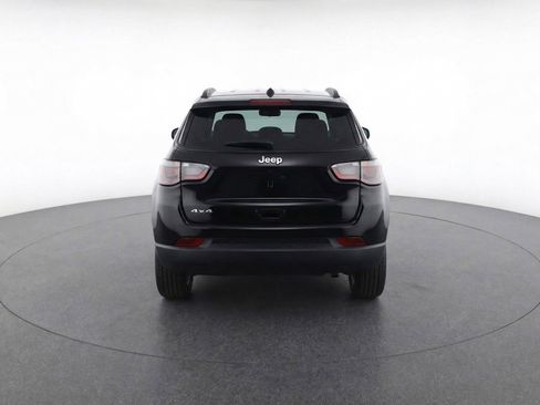 Used 2025 Jeep Compass Latitude AWD/4WD image 7