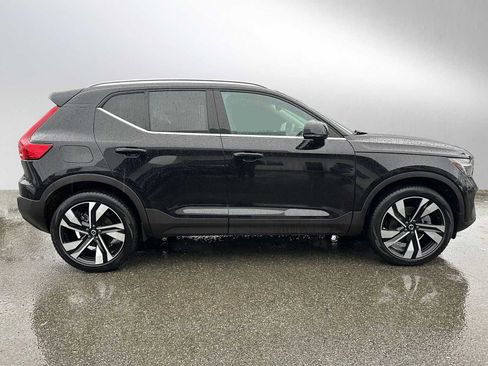Used 2025 Volvo XC40 B5 Ultra w/ Climate Package image 2