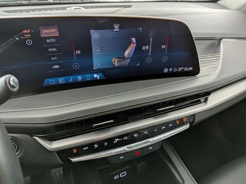 Certified 2025 Cadillac XT4 Premium Luxury image 20