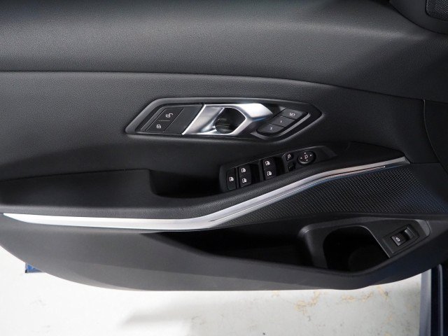 Used 2024 BMW 330i Sedan w/ Premium Package RWD image 61