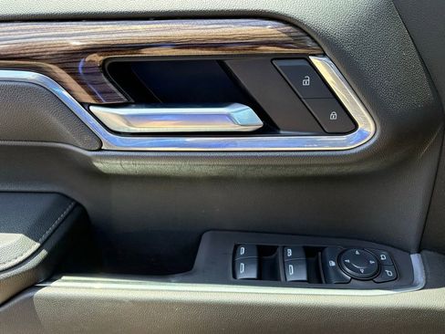 Used 2025 Chevrolet Silverado 1500 LT RWD image 28