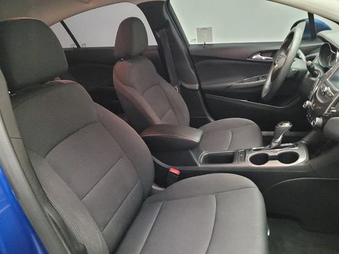 Used 2017 Chevrolet Cruze LT w/ Convenience Package FWD image 21