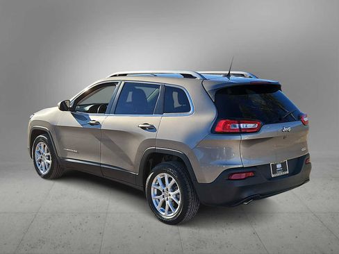 Used 2017 Jeep Cherokee Latitude image 6