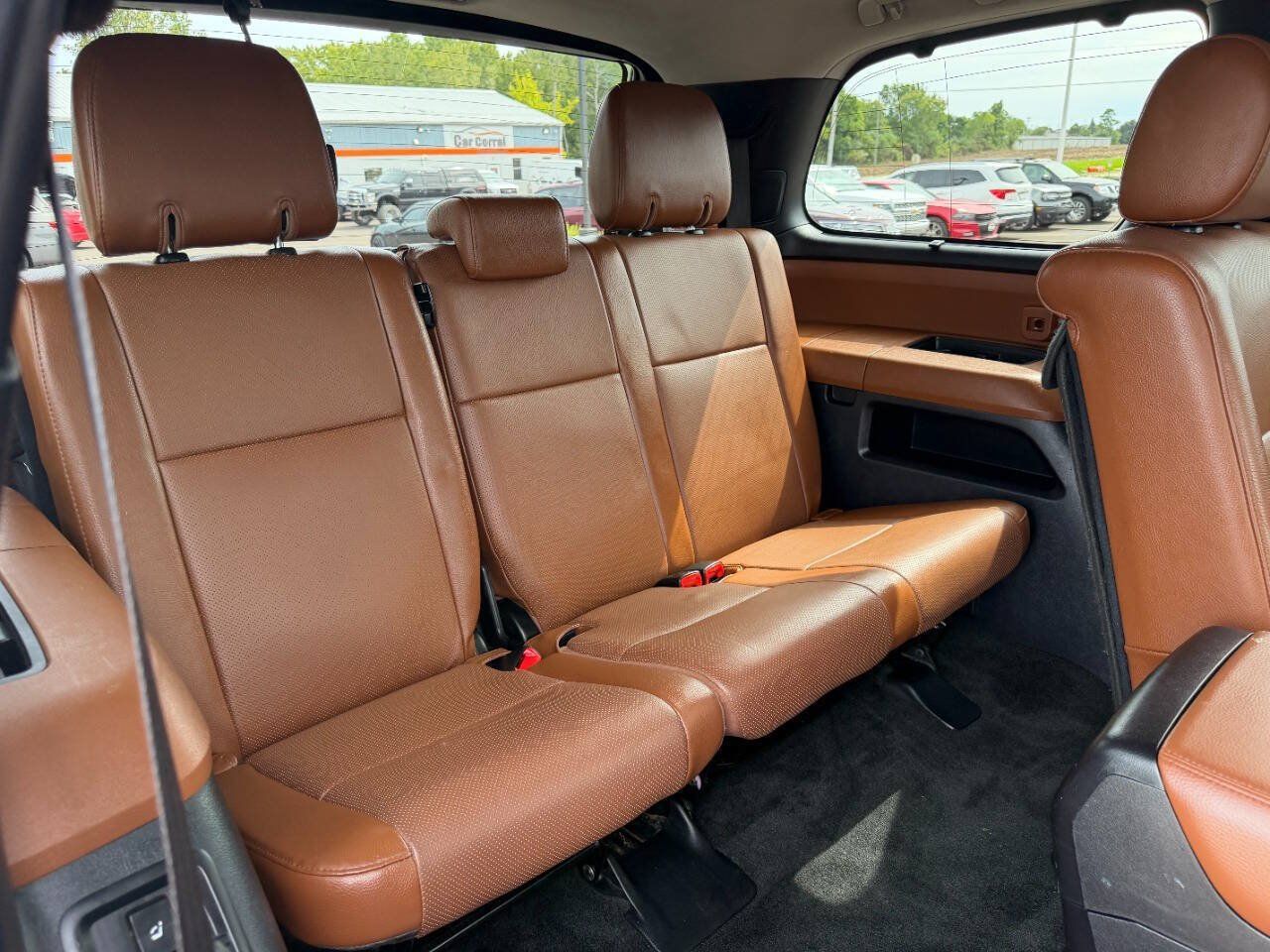 Used 2016 Toyota Sequoia Platinum AWD/4WD image 14