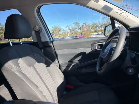 Used 2022 Kia Sorento LX image 7