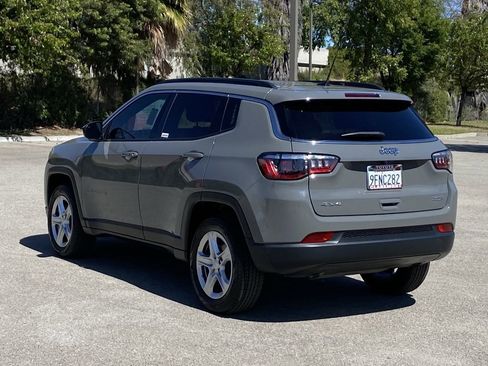 Used 2023 Jeep Compass Latitude image 4