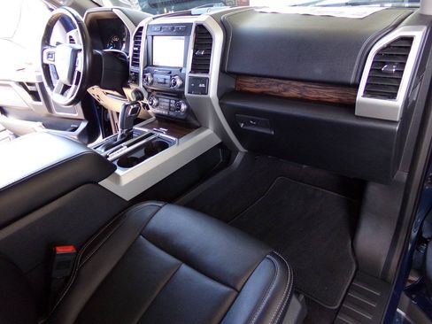 Used 2018 Ford F150 Lariat w/ Equipment Group 502A Luxury AWD/4WD image 25