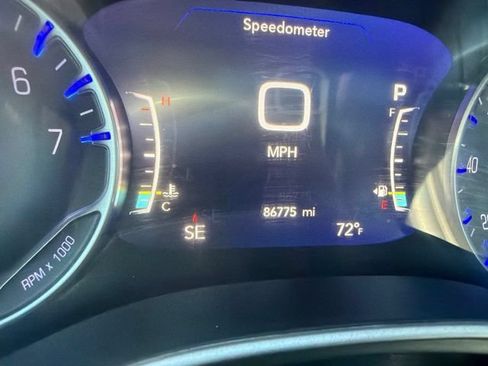Used 2020 Chrysler Pacifica Touring-L w/ Advanced Safetytec Group AWD/4WD image 13