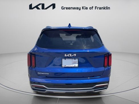 Used 2023 Kia Sorento EX w/ Panoramic Sunroof Package FWD image 6
