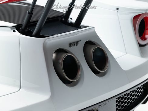 Used 2021 Ford GT Heritage Edition image 19