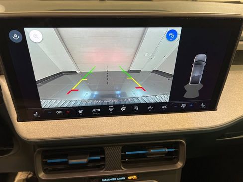 New 2025 Ford Maverick XLT w/ XLT Luxury Package image 12