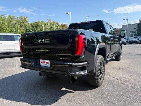 Used 2024 GMC Sierra 3500 Denali Ultimate AWD/4WD image 5