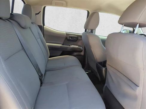 Used 2019 Toyota Tacoma SR5 RWD image 18