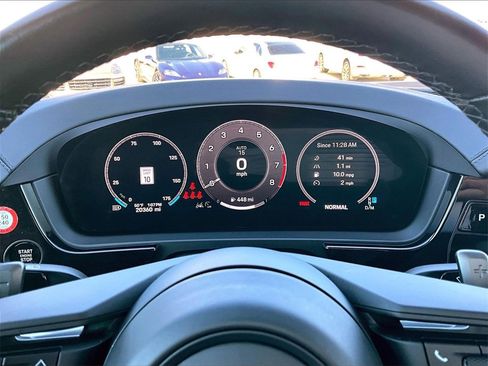 Used 2024 Porsche Cayenne Coupe image 25