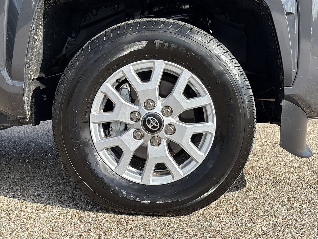 Certified 2026 Toyota Tacoma SR5 AWD/4WD image 9